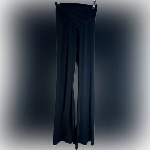 OFFLINE by, Aerie REAL ME FLARE HIGH RISE
Black Leggings Size Med - Picture 6 of 8